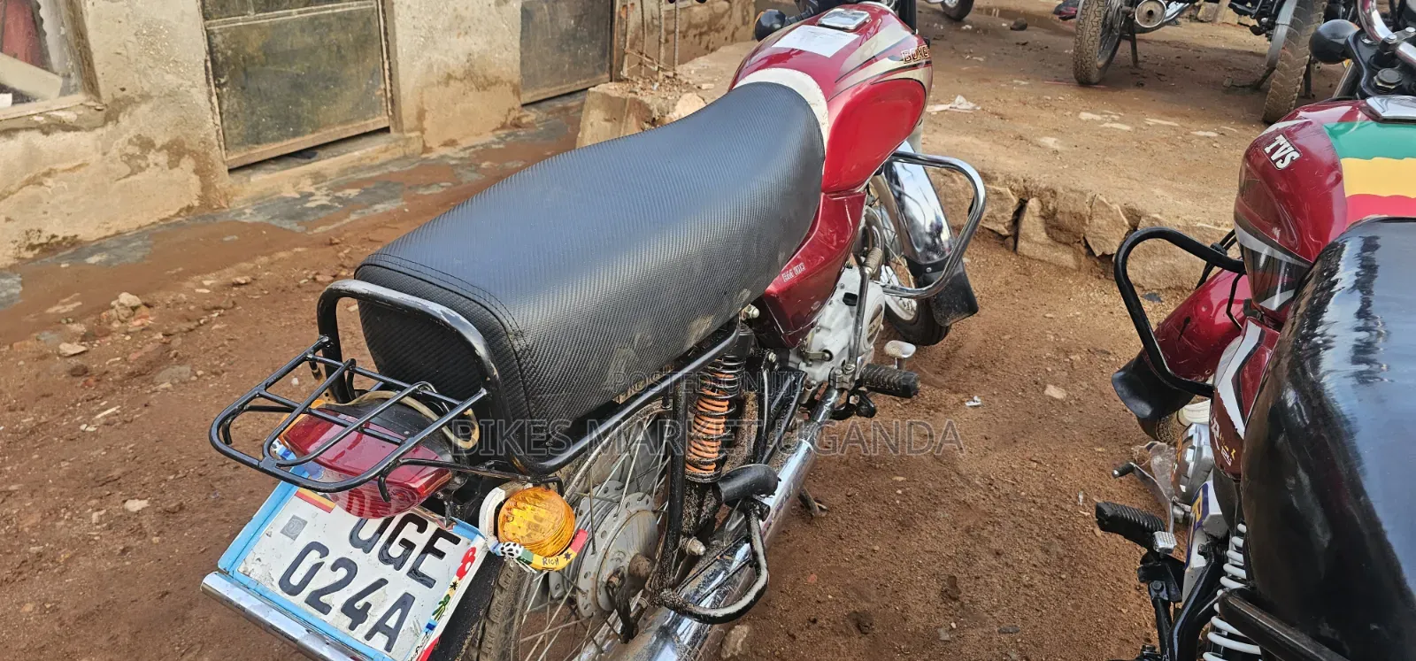 Bajaj Boxer 2025 Red
