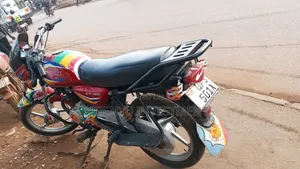 Bajaj Boxer 125 2020 Red