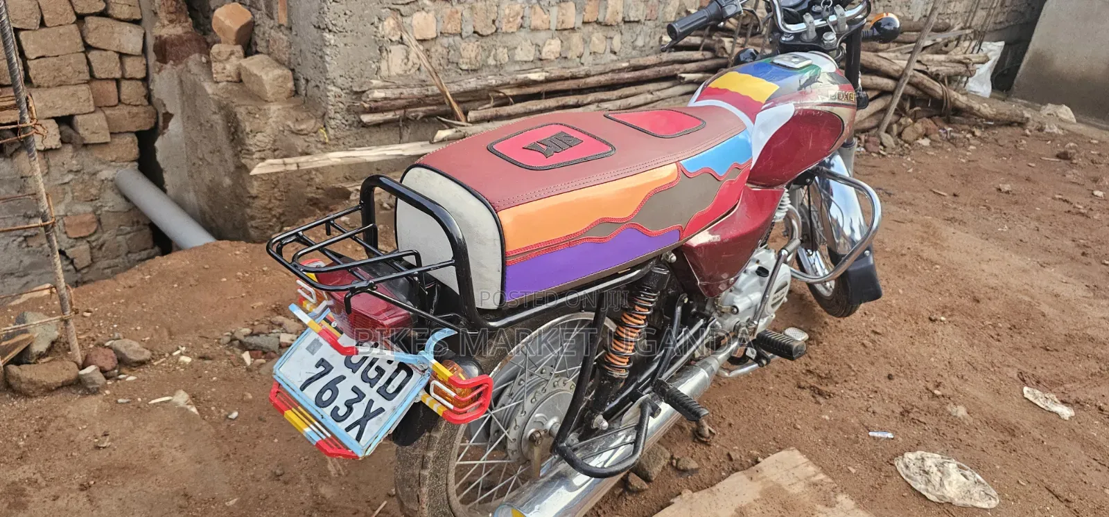 Bajaj Boxer 2025 Red