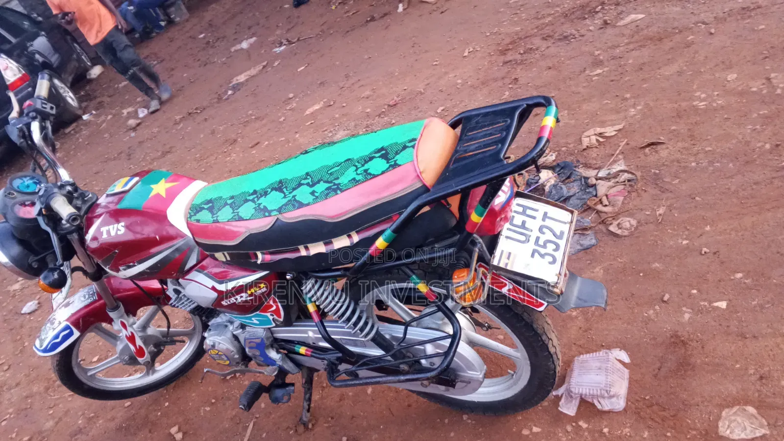 TVS HLX 125 2022 Red