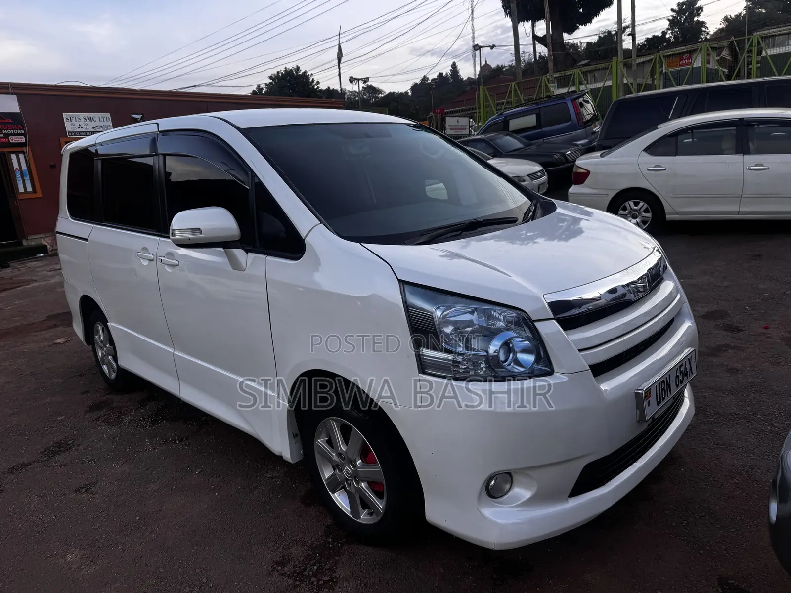 Toyota Noah 2008 White