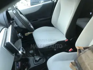 Toyota Vitz 2011 White
