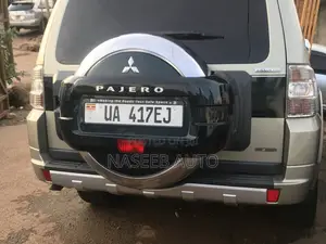 Mitsubishi Pajero 2010 Gold