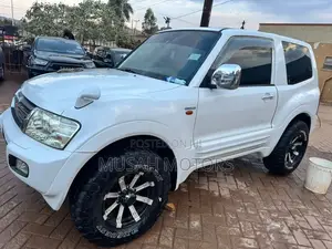 Mitsubishi Pajero 2005 White