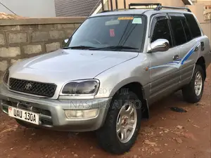 Toyota RAV4 Automatic 2000 Silver