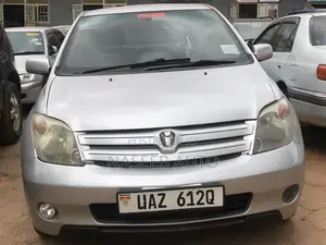 Toyota IST 2008 Silver