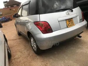 Toyota IST 2008 Silver