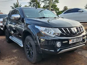 Mitsubishi Pajero 2015 Black