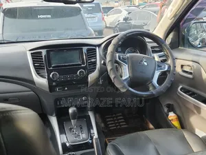 Mitsubishi Pajero 2015 Black