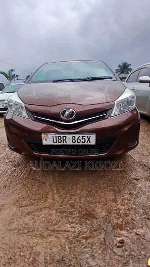 Toyota Vitz 2012 Maroon