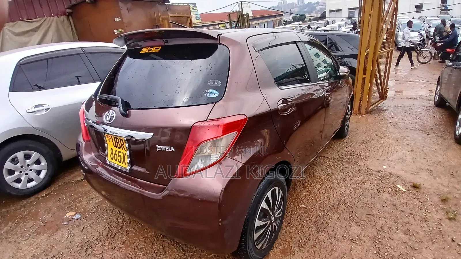 Toyota Vitz 2012 Maroon