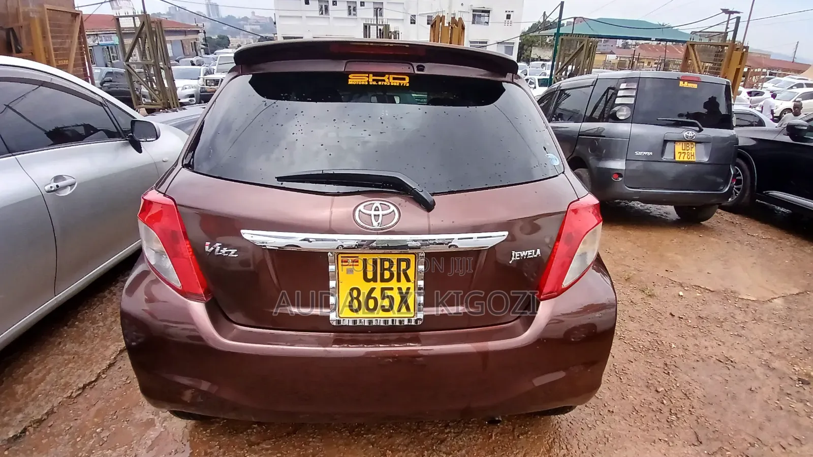 Toyota Vitz 2012 Maroon
