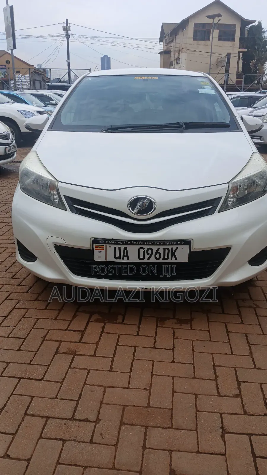 Toyota Vitz 2011 White