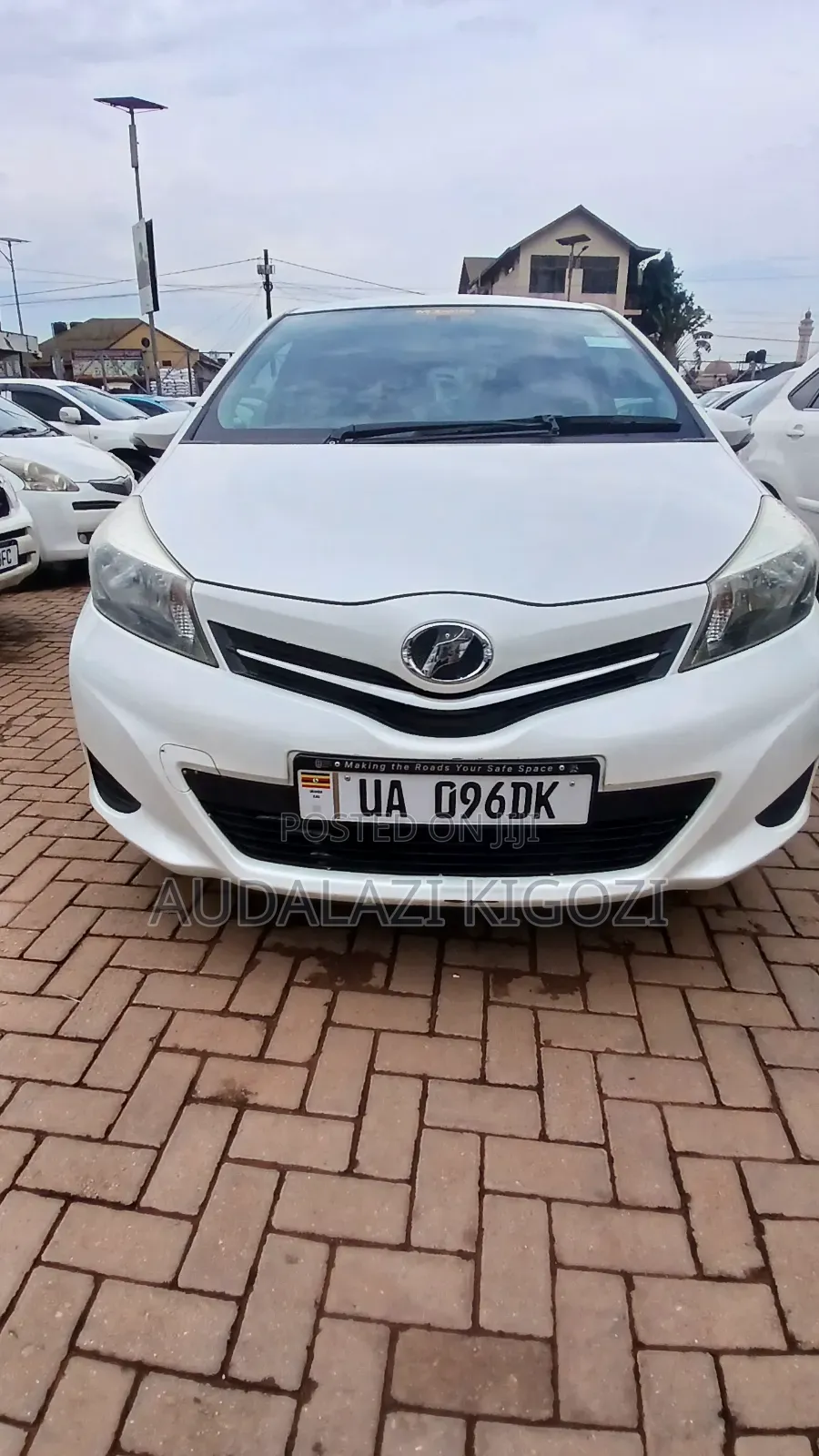 Toyota Vitz 2011 White
