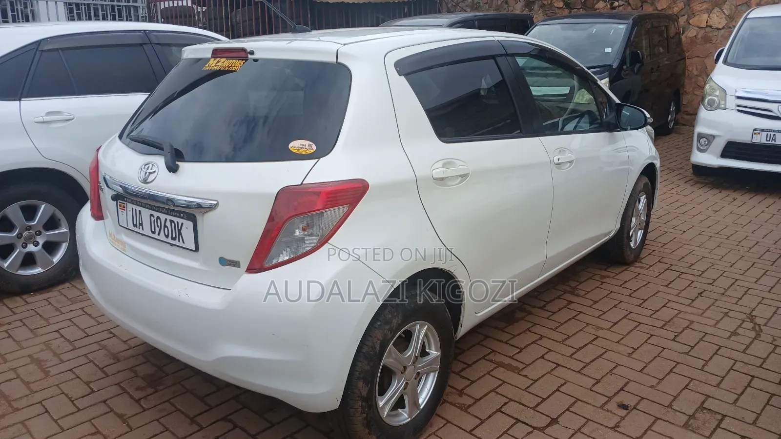 Toyota Vitz 2011 White