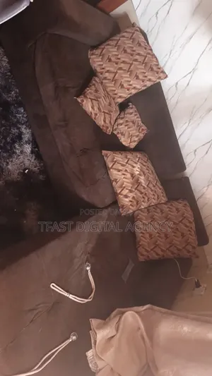 Brown L-Shaped Sofa Set With Cushions