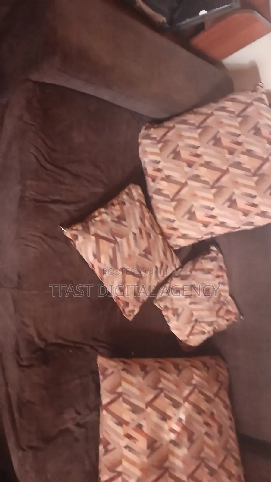 Brown L-Shaped Sofa Set With Cushions