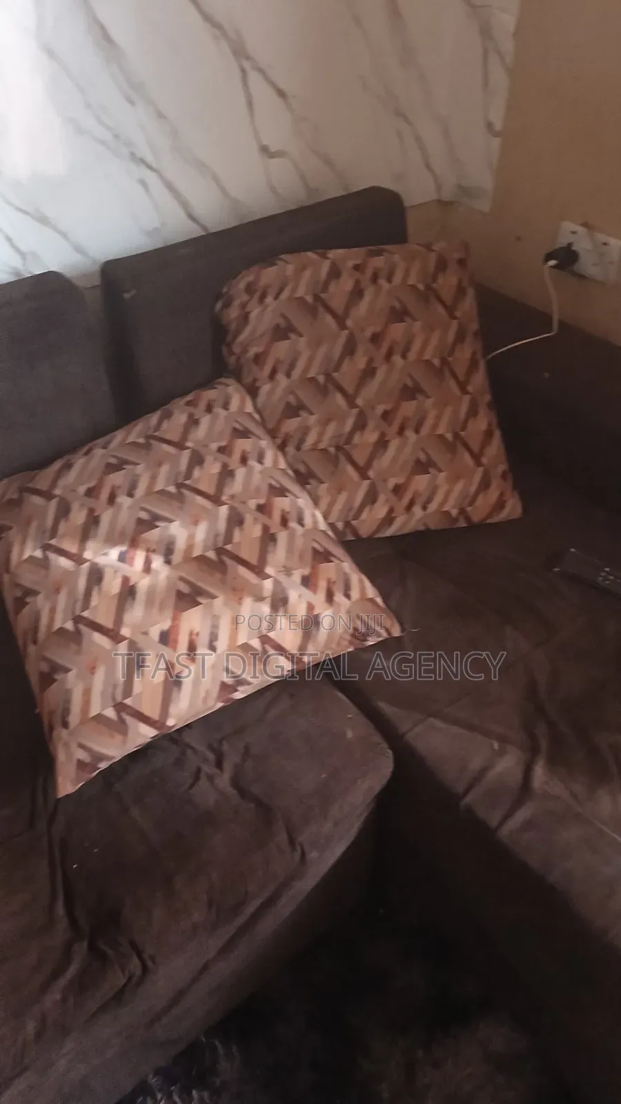 Brown L-Shaped Sofa Set With Cushions