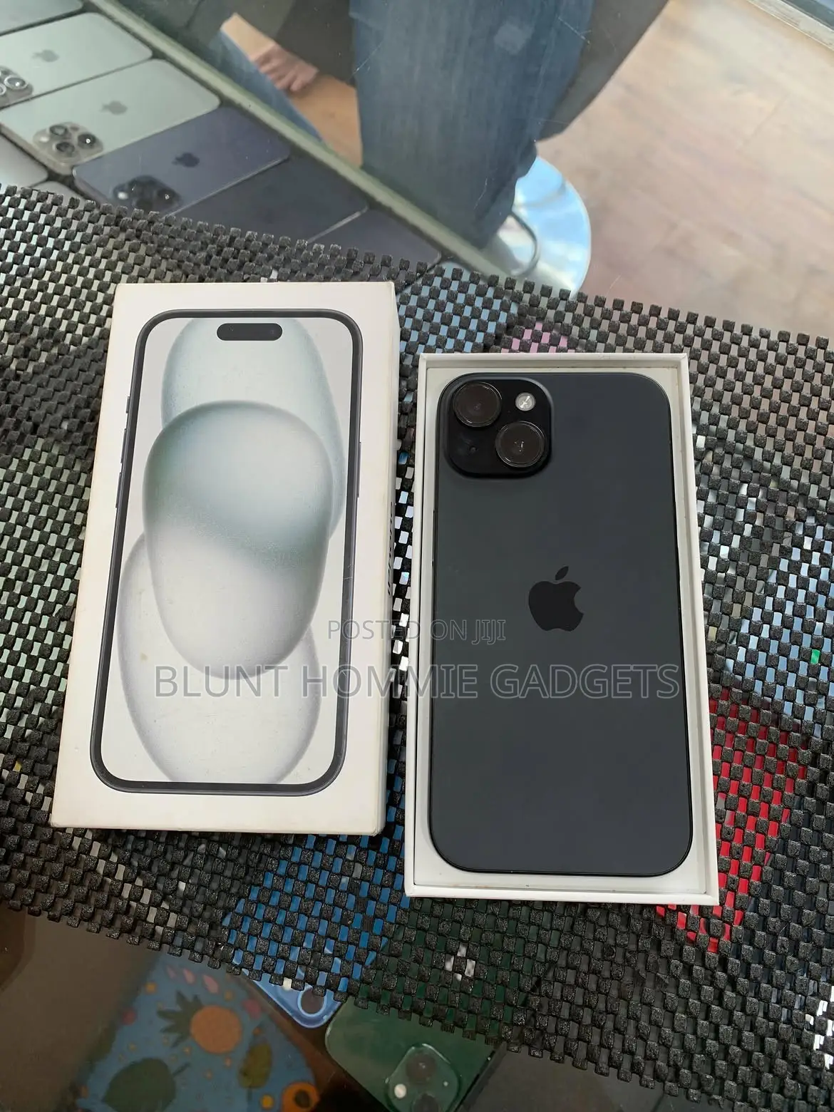 New Apple iPhone 15 256 GB Black