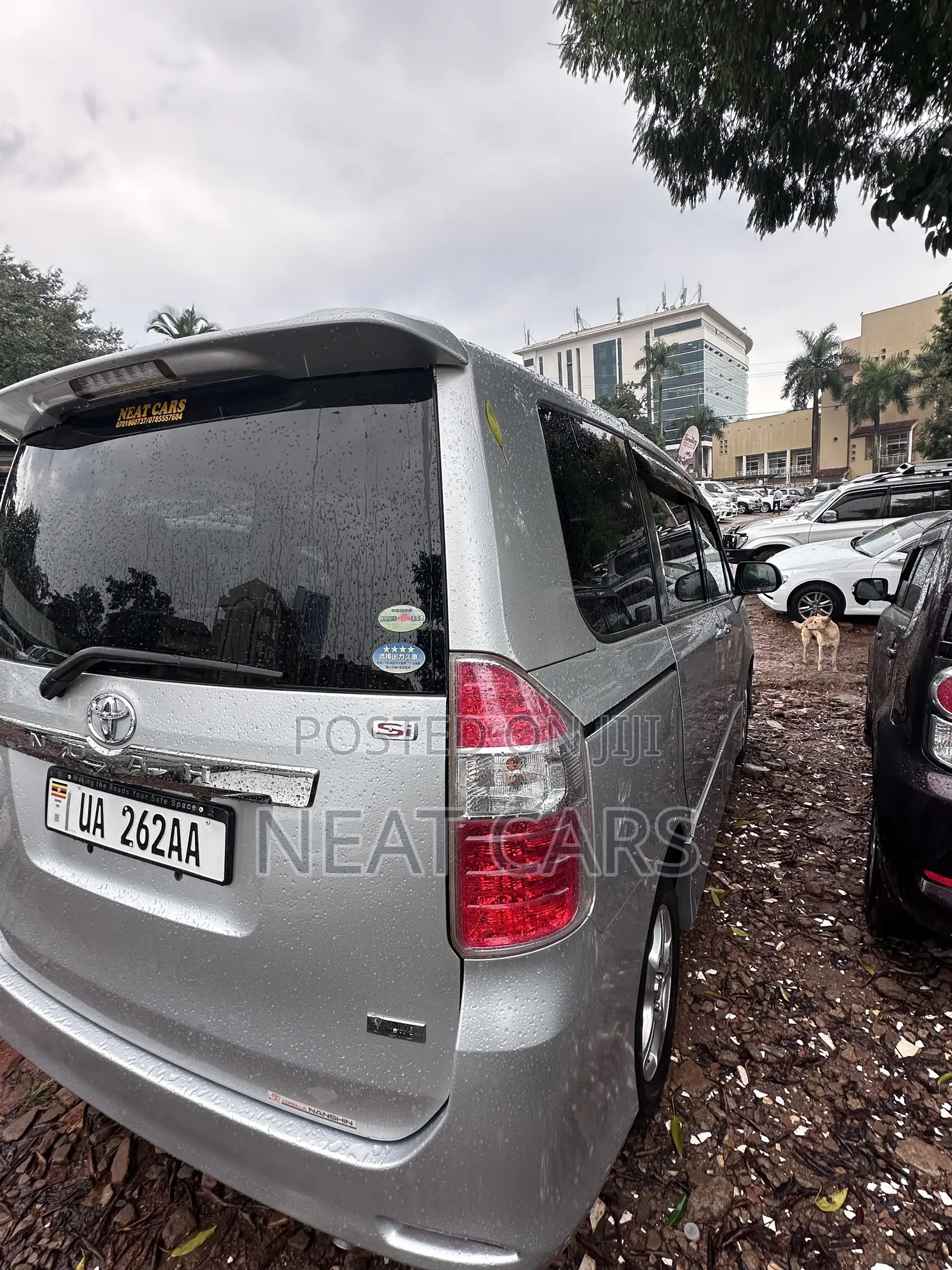 Toyota Noah 2010 Silver