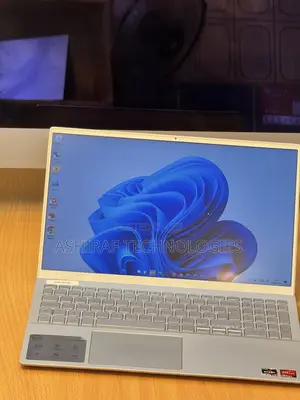 Laptop Dell Inspiron 15 5000 8GB Intel Core i7 SSD 256GB
