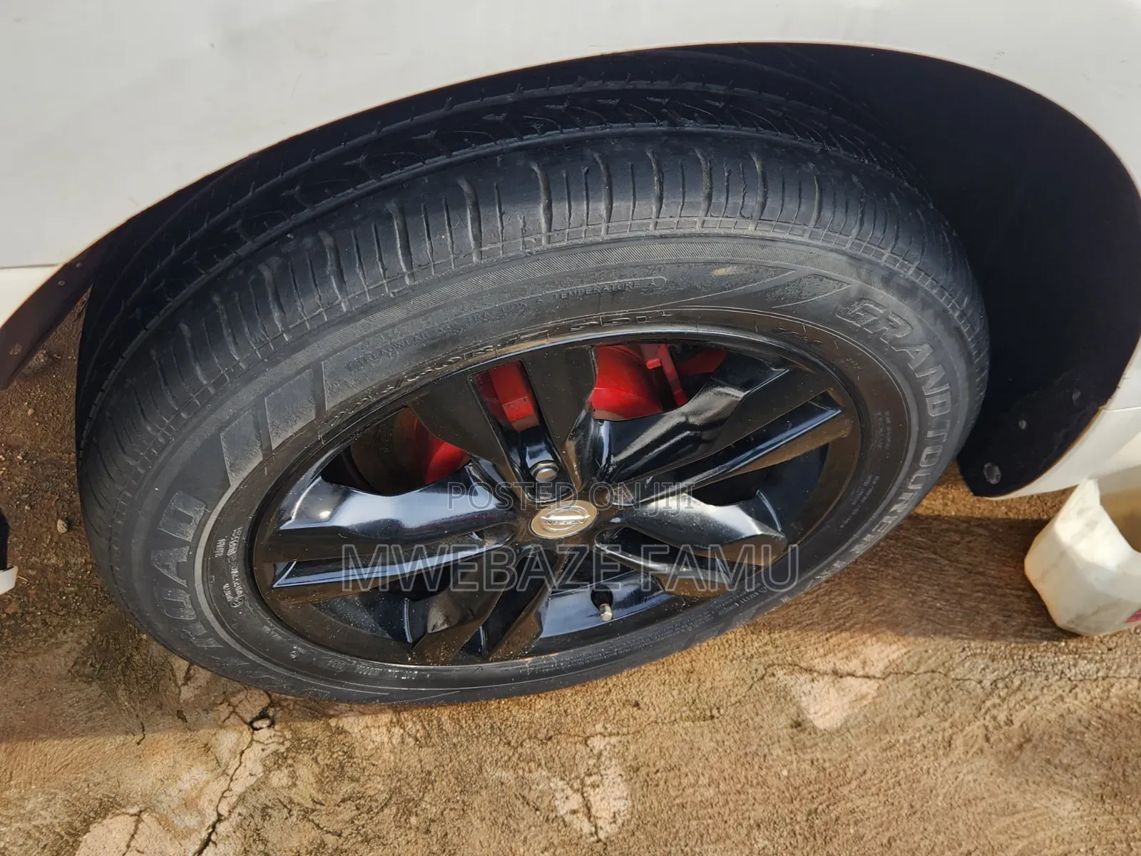 Nissan Fuga 2015