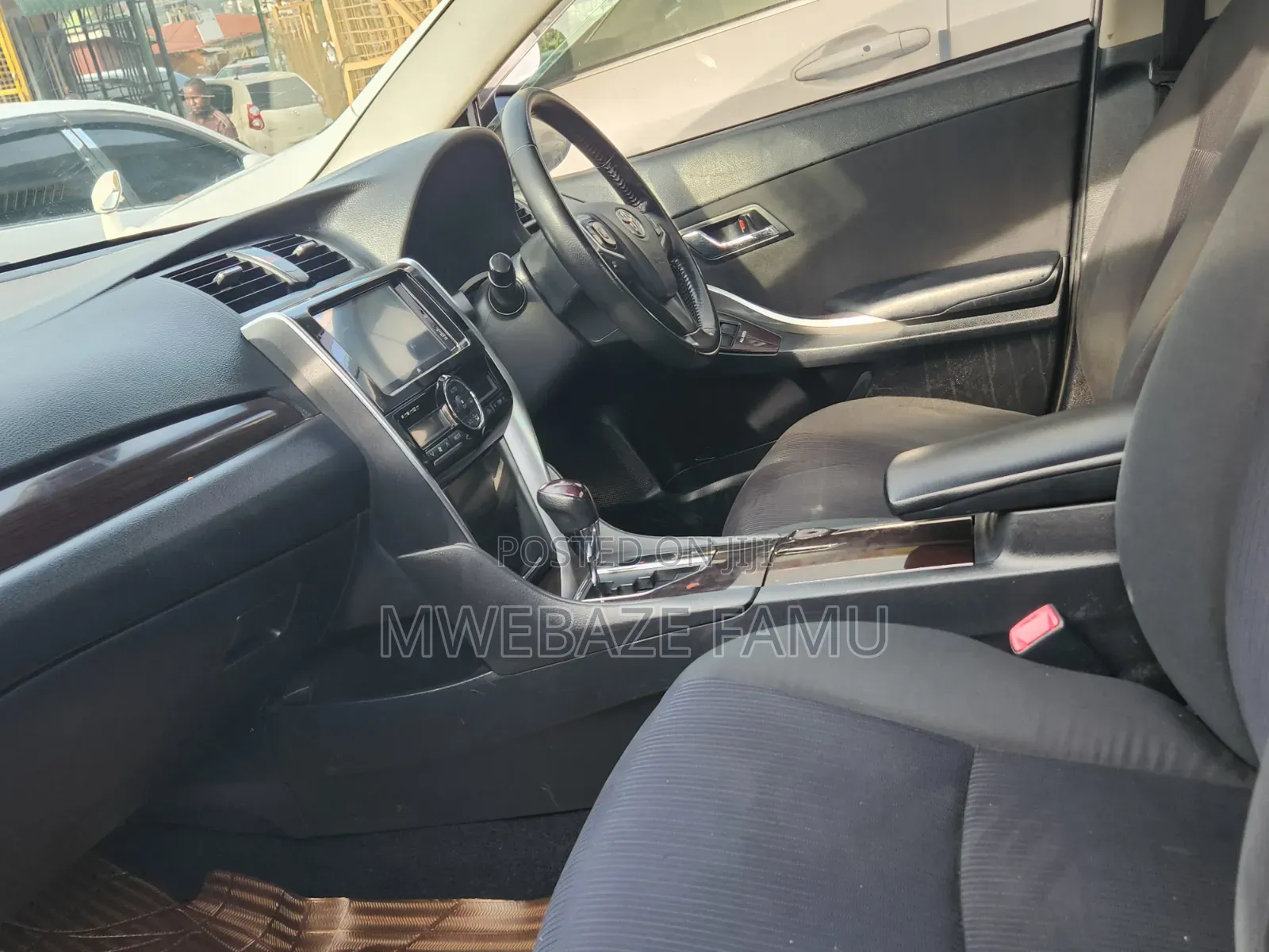 Toyota Premio 2018