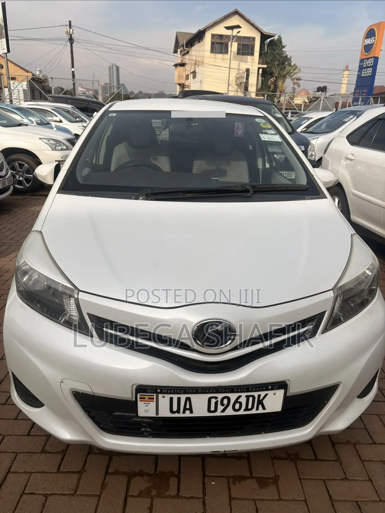 Toyota Vitz 2010 White