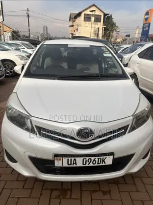 Toyota Vitz 2010 White