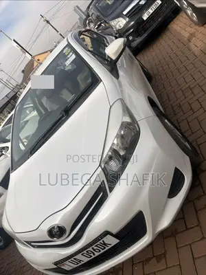 Toyota Vitz 2010 White
