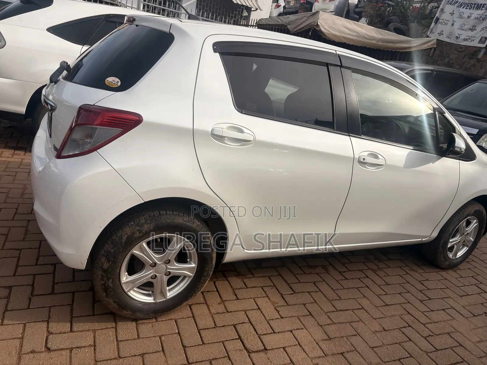 Toyota Vitz 2010 White