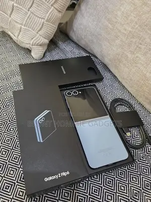 New Samsung Galaxy Z Flip6 256 GB Black