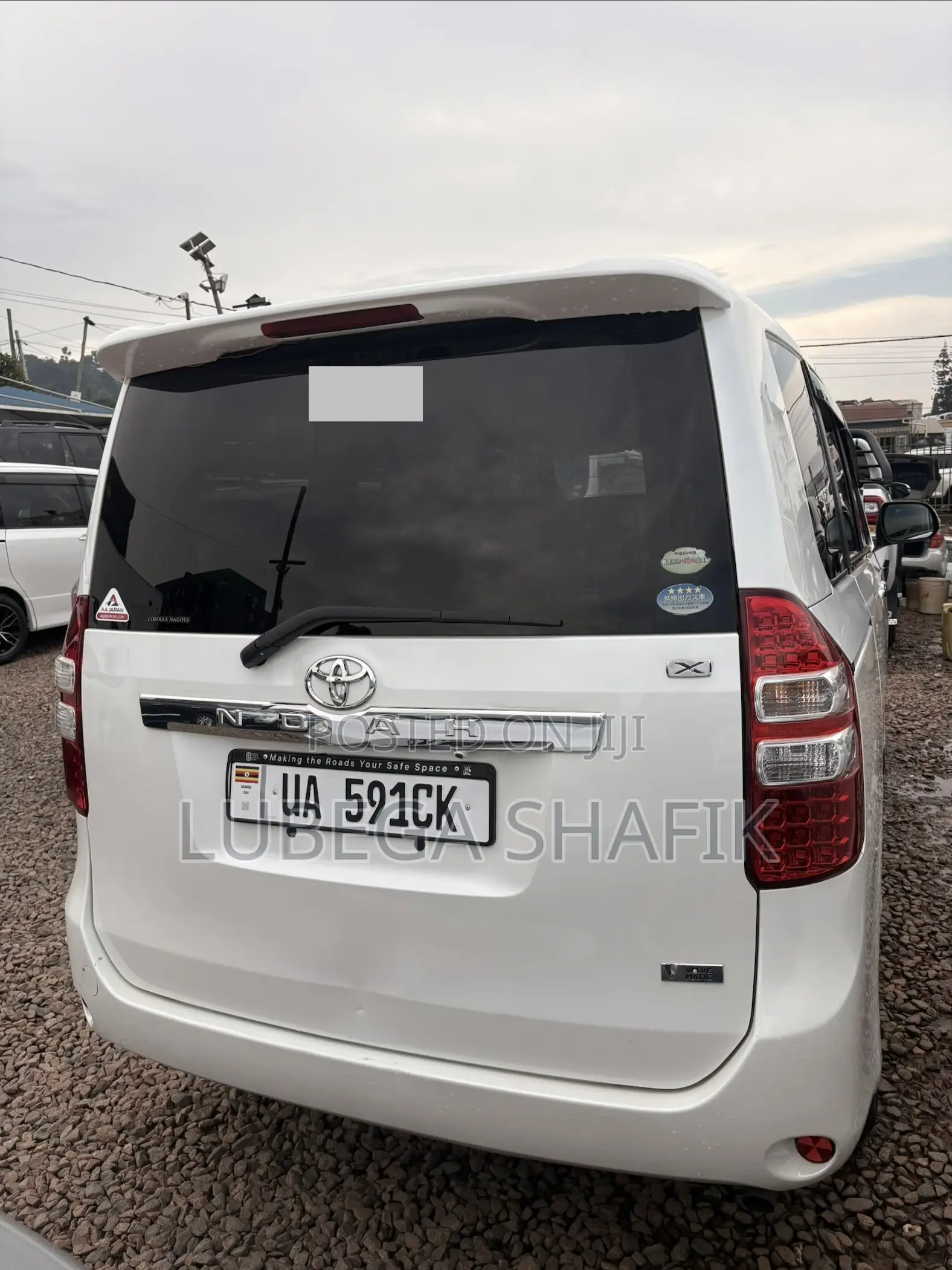 Toyota Noah 2011 White
