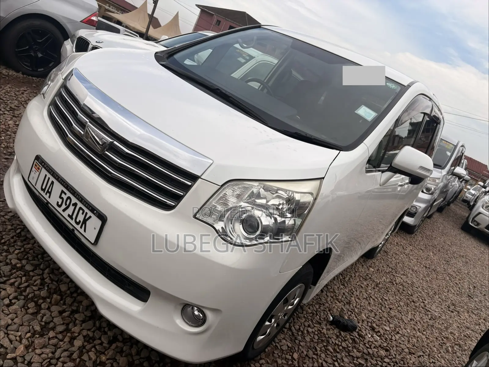 Toyota Noah 2011 White