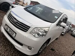 Toyota Noah 2011 White