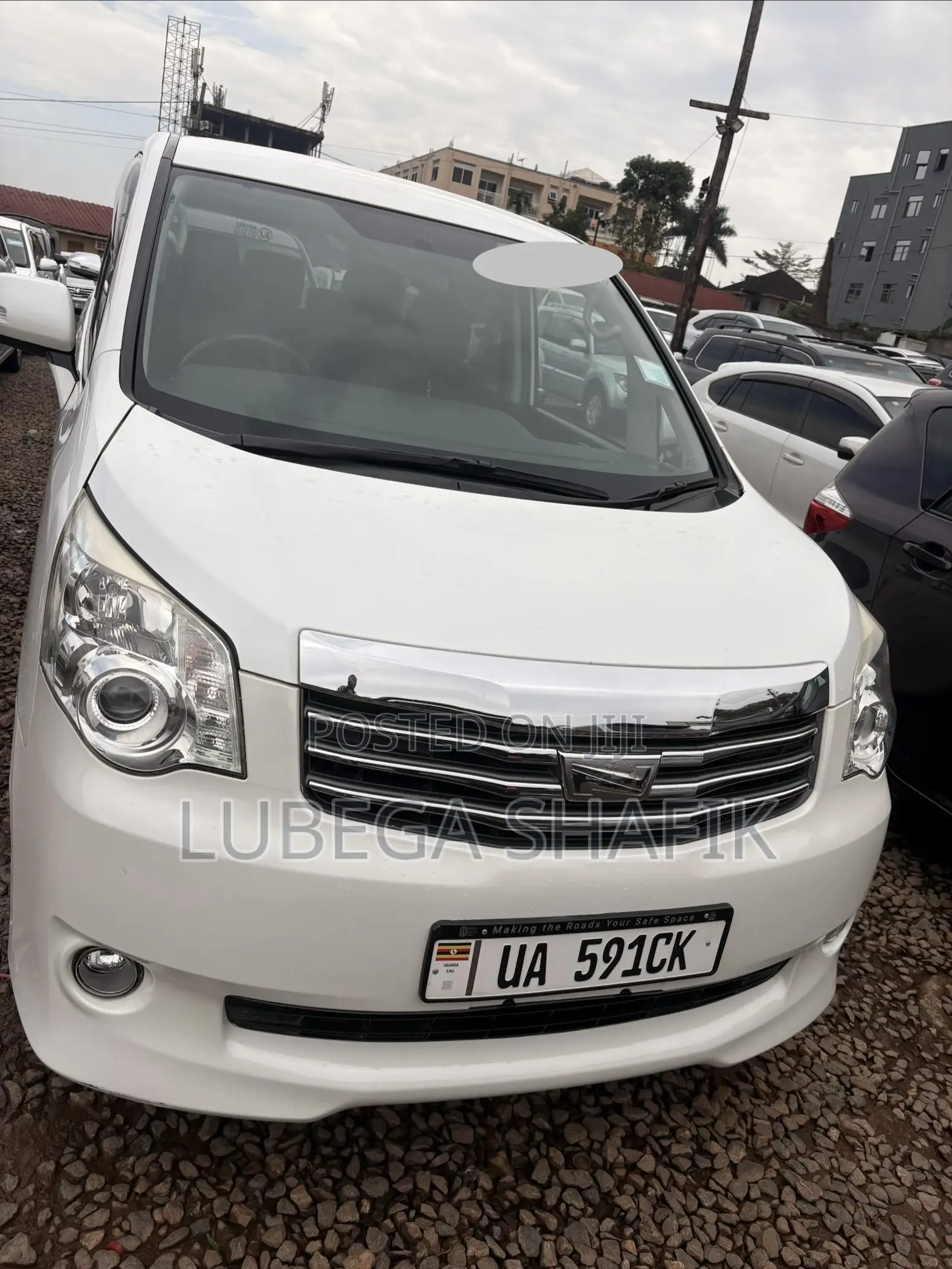 Toyota Noah 2011 White