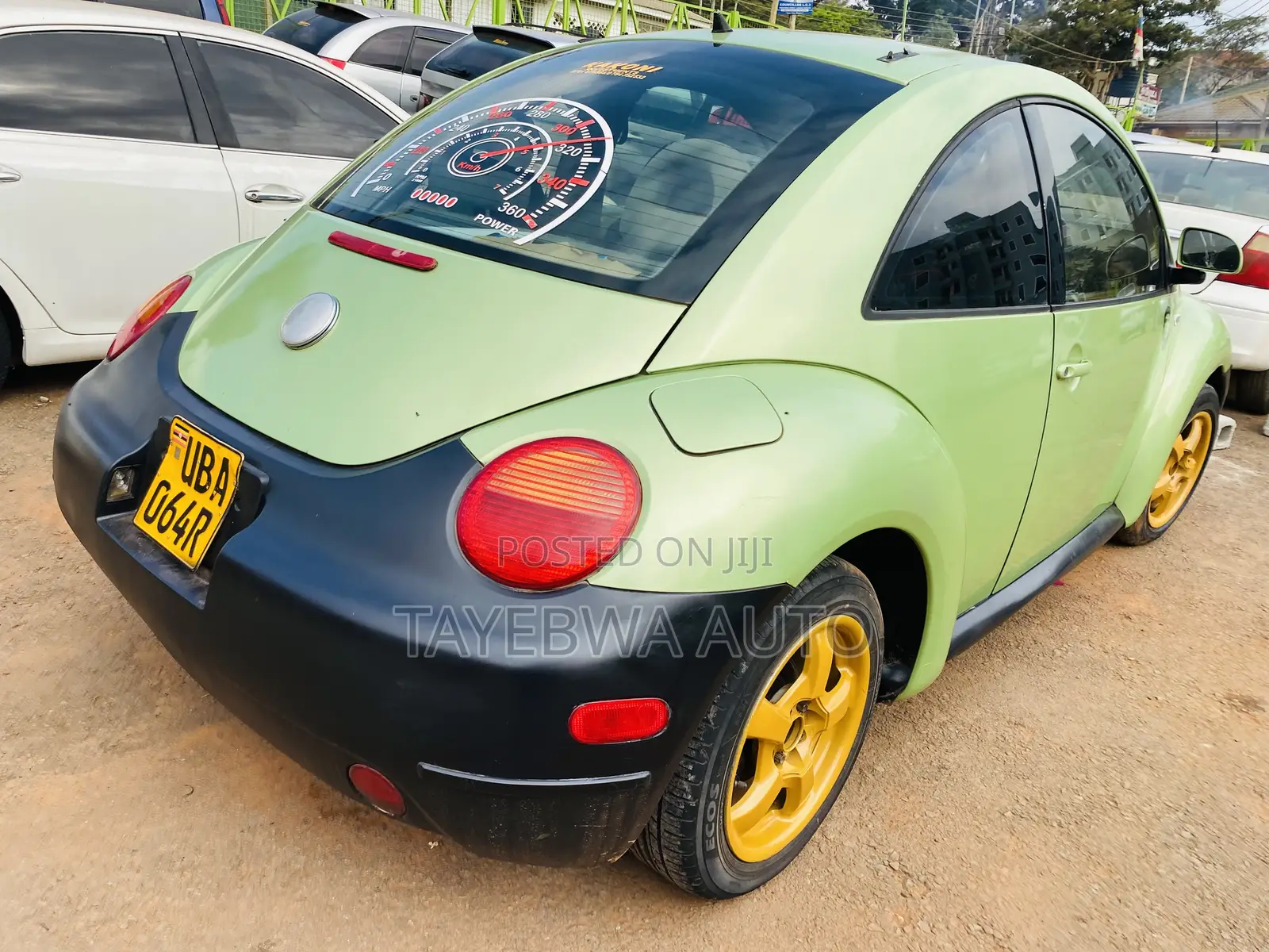 Volkswagen Beetle 2004 Green
