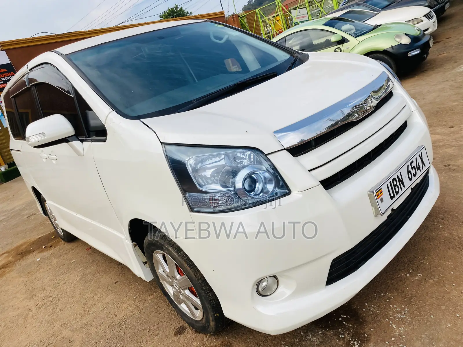 Toyota Noah 2009