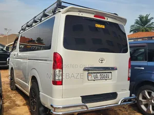 Toyota HiAce 2012