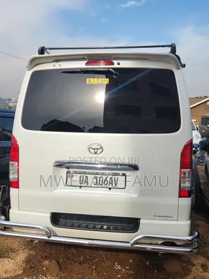 Toyota HiAce 2012