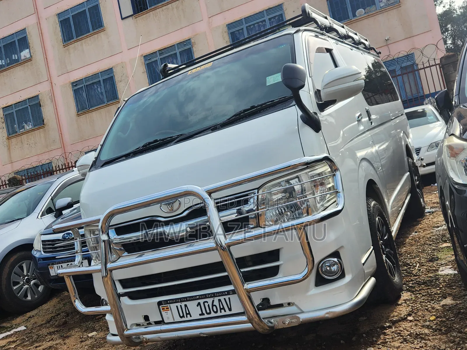 Toyota HiAce 2012