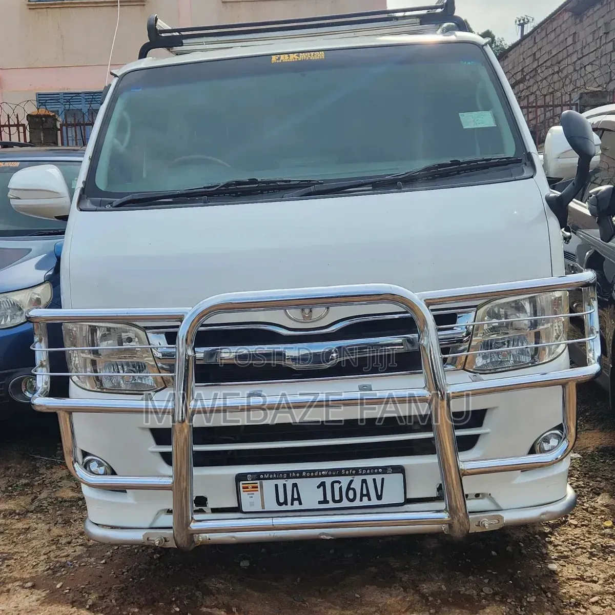 Toyota HiAce 2012