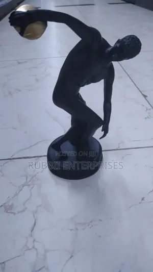 Black Resin Home Decor Figurine Onarment