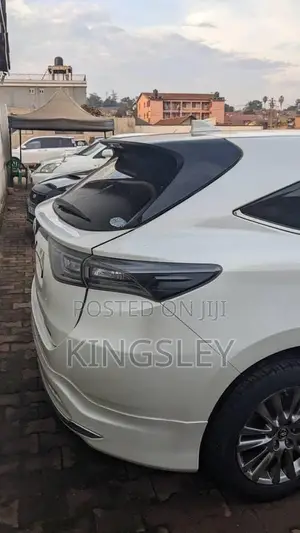 Toyota Harrier 2.0 4WD 2015 White