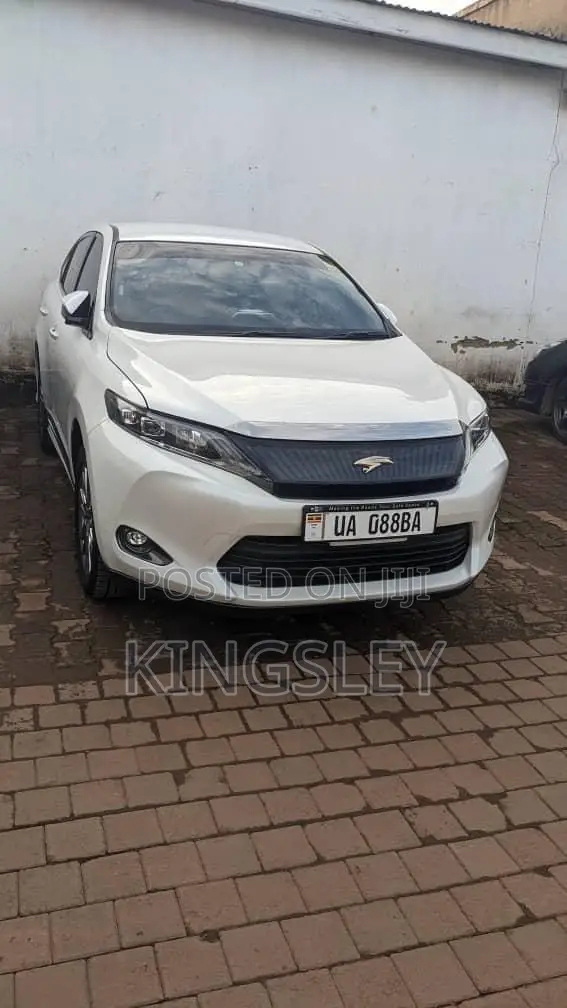 Toyota Harrier 2.0 4WD 2015 White