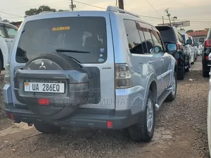 Mitsubishi Pajero 2010 Silver