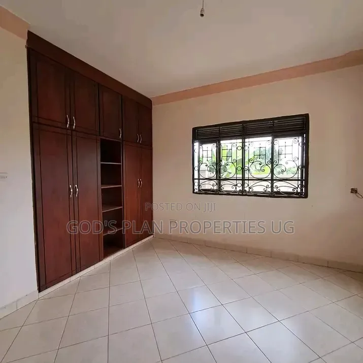 2bdrm Apartment in Mengo Estate, Central Division for rent