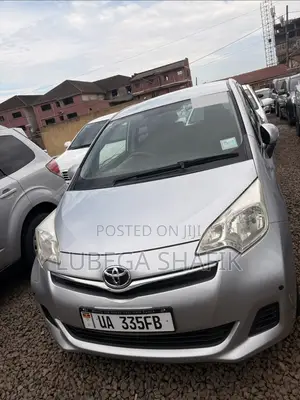 Toyota Ractis 2012 Silver