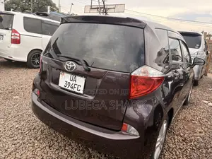 Toyota Ractis 2012 Maroon