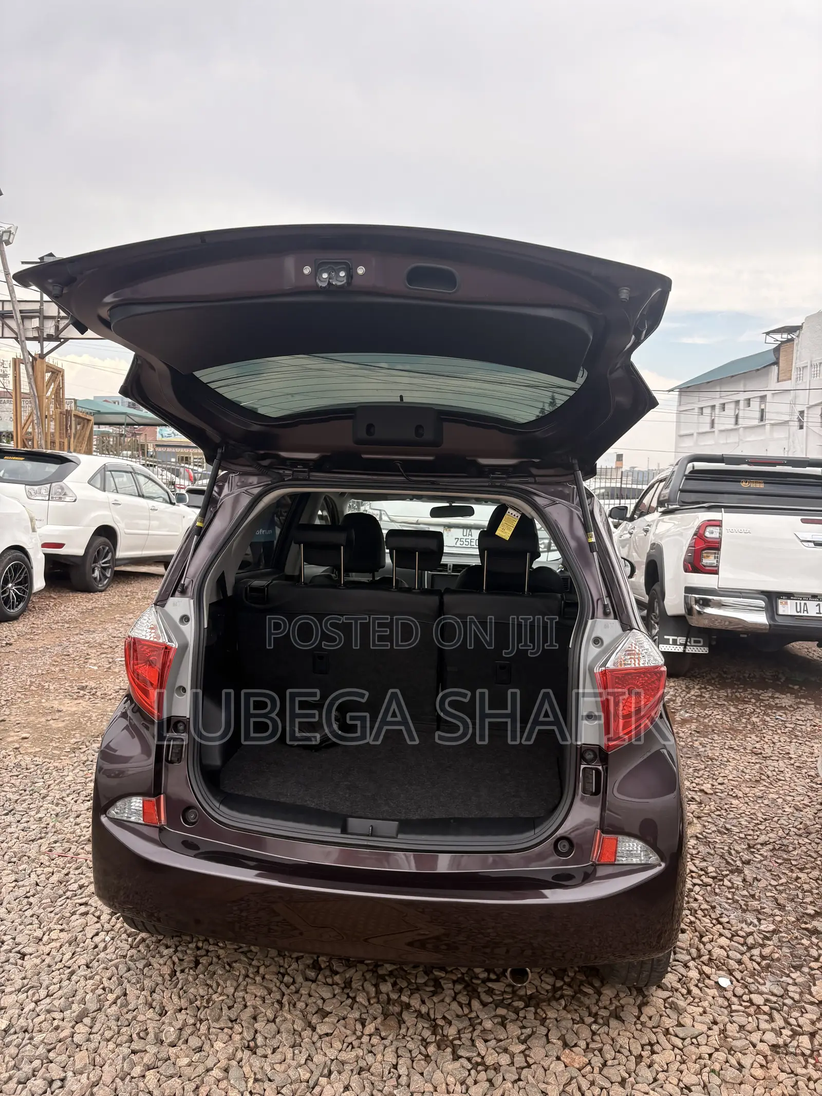 Toyota Ractis 2012 Maroon